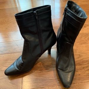 Brown point toe heeled ankle booties w buckle, 10